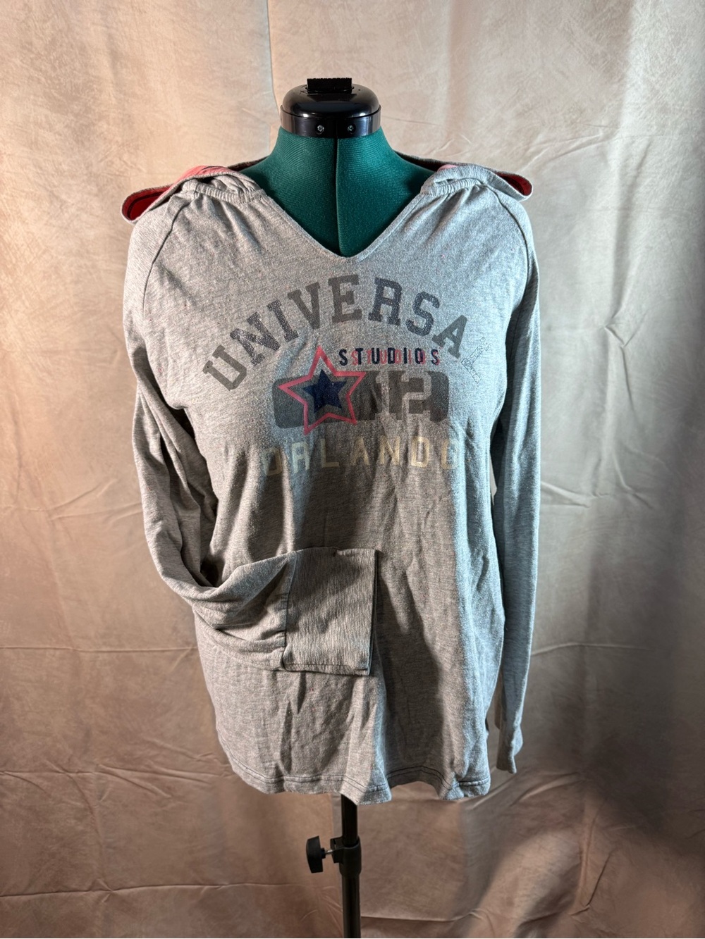 682-Universal Gray Hooded Pullover with Pink Accent and Navy Star